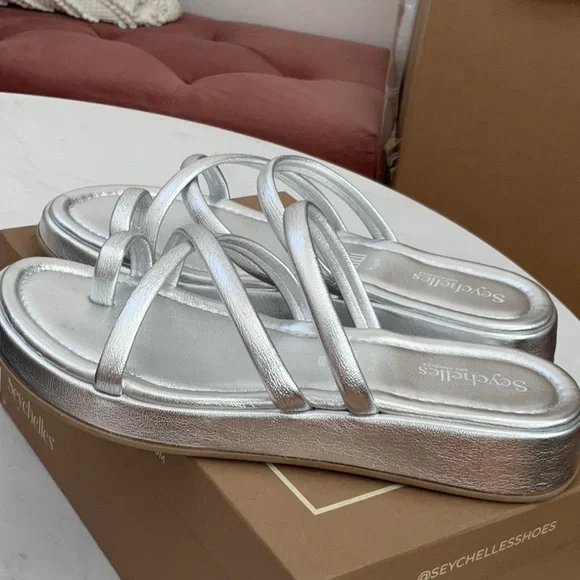 Seychelles Rule The World Sandal size: 8 - Picture 6 of 10